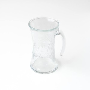 Scopri il nostro elegante calice in vetro decorato, ideale per tisane e infusi. Realizzato in vetro trasparente, mette in risalto i colori delle tue bevande. Il design raffinato aggiunge un tocco di stile a ogni sorso, rendendo ogni momento di relax unico. Facile da pulire e perfetto anche per cocktail, è un regalo originale per gli amanti delle bevande calde. Trasforma la tua esperienza di degustazione con questo calice!