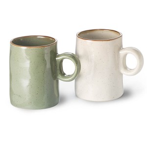 Tazza assortita da 0,3 l in Stoneware, con manico rotondo e design unico. Perfetta per tè e caffè, in colori verde e crema