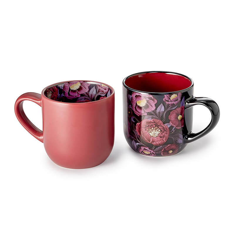 tazze-mystic-flower Coppia di tazze Mystic Flower da 0,4 l in New Bone China con decorazione nera, fiori di anemone e peonia. Eleganza e mistero per la tua tavola!